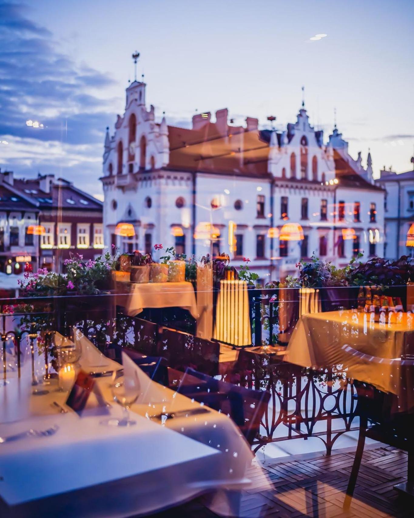 Hotel Bristol Tradition And Luxury Rzeszow Exterior photo